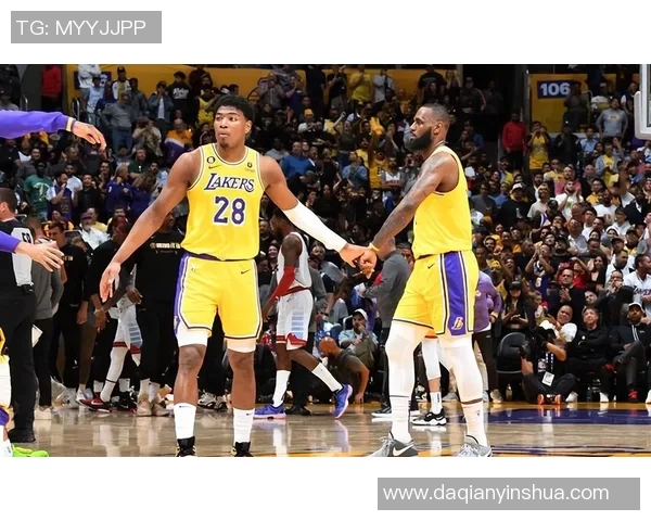 湖人正式敞开四连客! 詹皇卢卡领衔众将出征 范德彪有望重回轮换